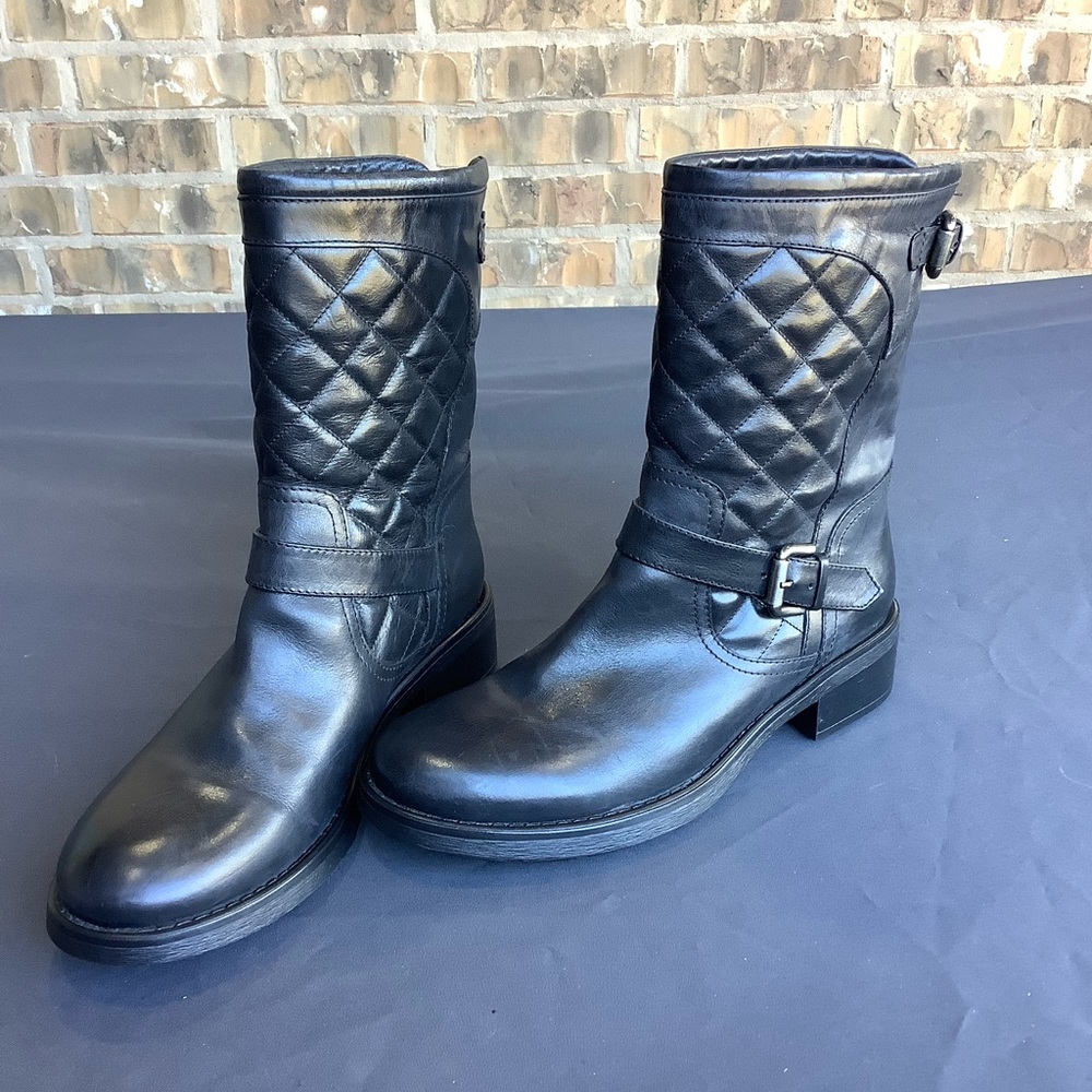 EUC Aquatalia quilted motto boots.